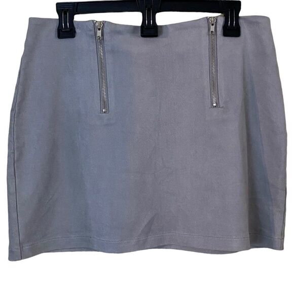 Forever 21 Faux Suede Gray Zip Accent Mini Skirt Size Large - Picture 1 of 7